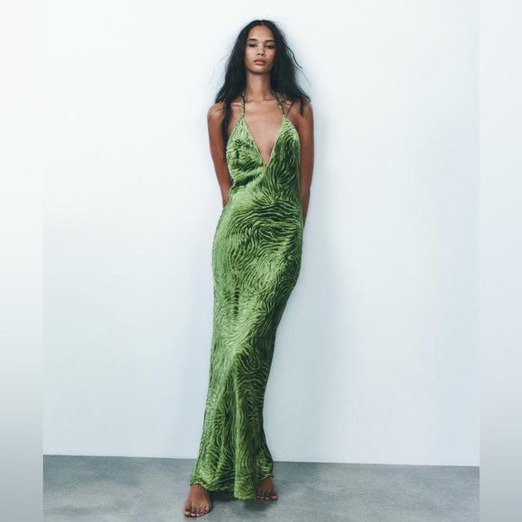 Zara velvet halter neck open back Green Maxi Dress sz.XL Zara velvet halter neck open back Green Maxi Dress sz.XL
